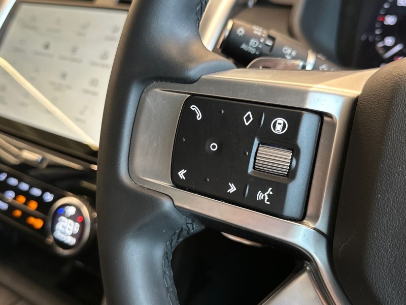 2024 (73) LAND ROVER DISCOVERY 3.0 D300 S 5dr Auto 5051159