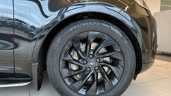 2024 (73) LAND ROVER DISCOVERY 3.0 D300 S 5dr Auto 5051139
