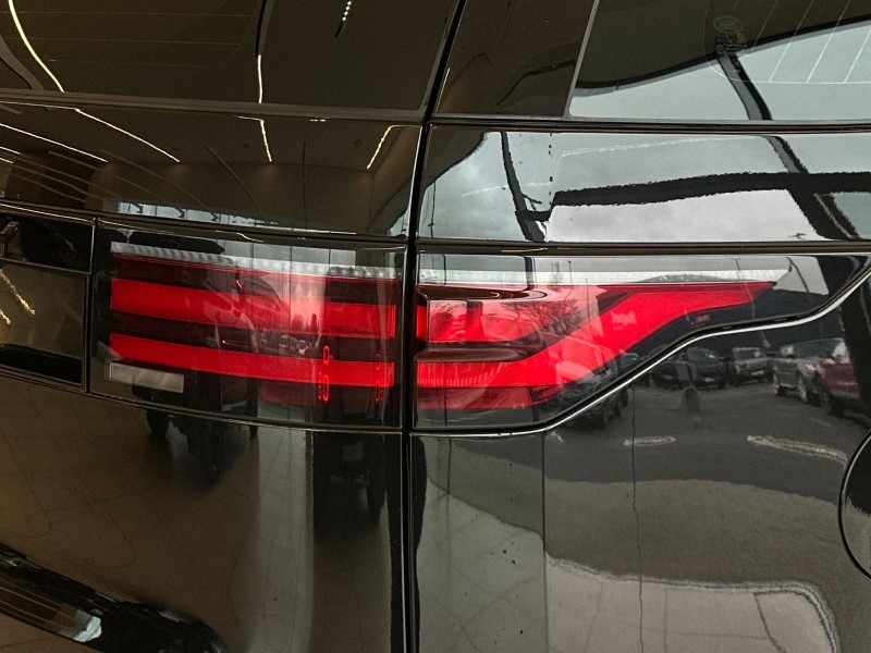 2024 (73) LAND ROVER DISCOVERY 3.0 D300 S 5dr Auto 5051179