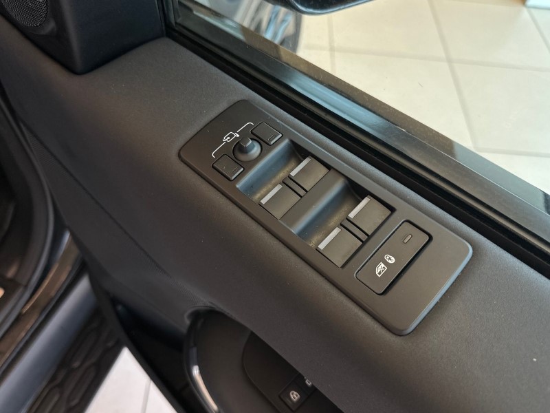 2024 (73) LAND ROVER DISCOVERY 3.0 D300 S 5dr Auto 5051154