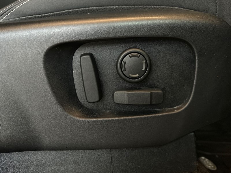 2024 (73) LAND ROVER DISCOVERY 3.0 D300 S 5dr Auto 5051155