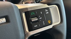 2024 (73) LAND ROVER DISCOVERY 3.0 D300 S 5dr Auto 5051158