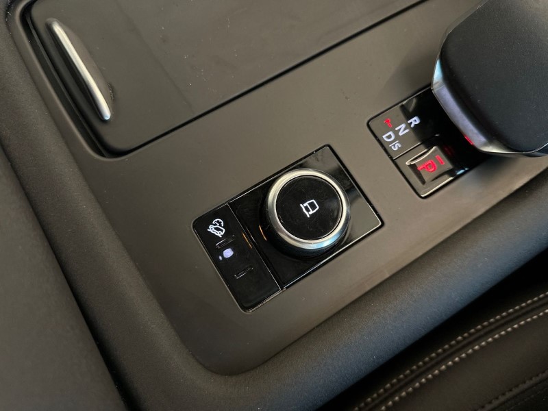 2024 (73) LAND ROVER DISCOVERY 3.0 D300 S 5dr Auto 5051168