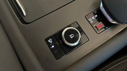 2024 (73) LAND ROVER DISCOVERY 3.0 D300 S 5dr Auto 5051168