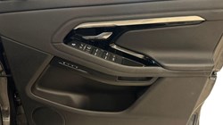 2019 (69) LAND ROVER RANGE ROVER EVOQUE 2.0 D180 SE 5dr Auto 5042401