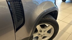 2021 (21) LAND ROVER DEFENDER 3.0 D250 SE 90 3dr Auto 5060407