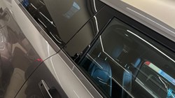 2021 (21) LAND ROVER DEFENDER 3.0 D250 SE 90 3dr Auto 5060409