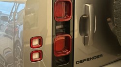 2021 (21) LAND ROVER DEFENDER 3.0 D250 SE 90 3dr Auto 5060405