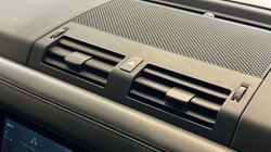 2021 (21) LAND ROVER DEFENDER 3.0 D250 SE 90 3dr Auto 5060393