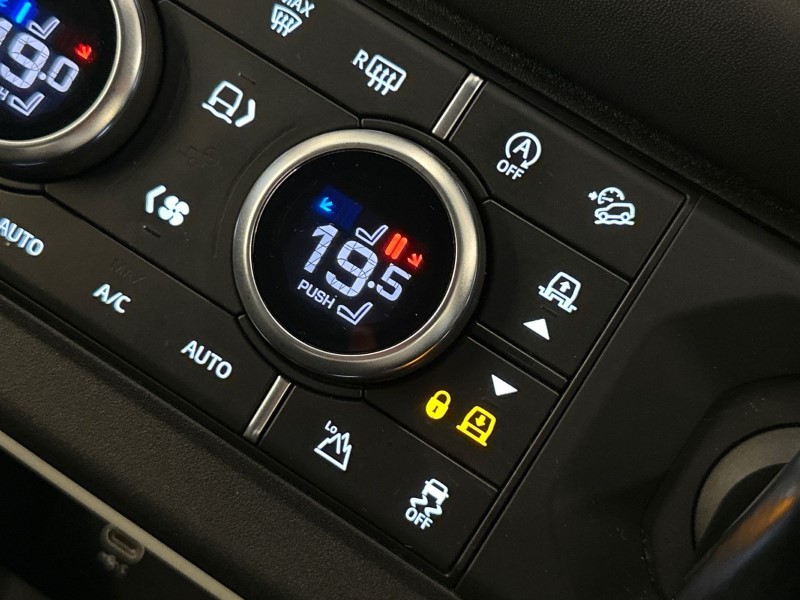 2021 (21) LAND ROVER DEFENDER 3.0 D250 SE 90 3dr Auto 5060395