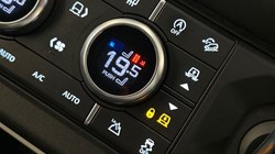 2021 (21) LAND ROVER DEFENDER 3.0 D250 SE 90 3dr Auto 5060395