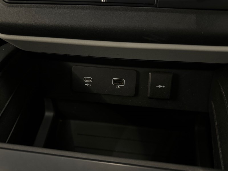 2021 (21) LAND ROVER DEFENDER 3.0 D250 SE 90 3dr Auto 5060394