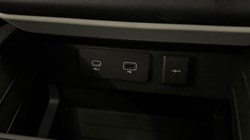 2021 (21) LAND ROVER DEFENDER 3.0 D250 SE 90 3dr Auto 5060394