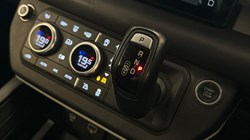 2021 (21) LAND ROVER DEFENDER 3.0 D250 SE 90 3dr Auto 5060372