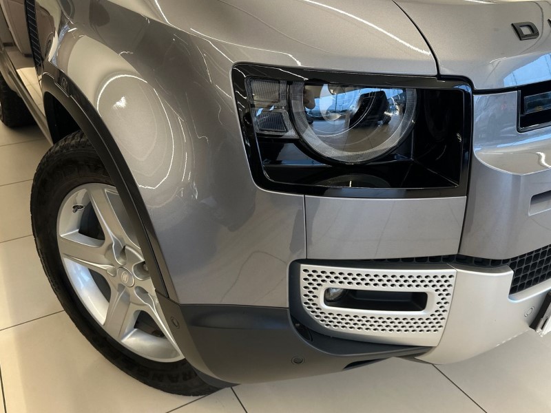 2021 (21) LAND ROVER DEFENDER 3.0 D250 SE 90 3dr Auto 5060400