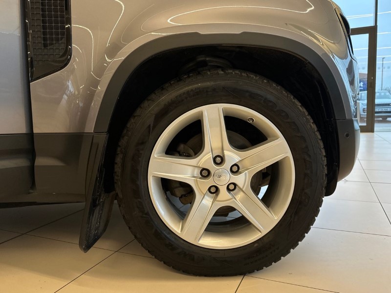 2021 (21) LAND ROVER DEFENDER 3.0 D250 SE 90 3dr Auto 5060367