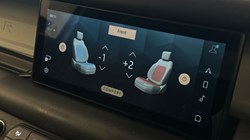 2021 (21) LAND ROVER DEFENDER 3.0 D250 SE 90 3dr Auto 5060392