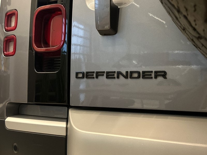 2021 (21) LAND ROVER DEFENDER 3.0 D250 SE 90 3dr Auto 5060404