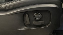 2021 (21) LAND ROVER DEFENDER 3.0 D250 SE 90 3dr Auto 5060383