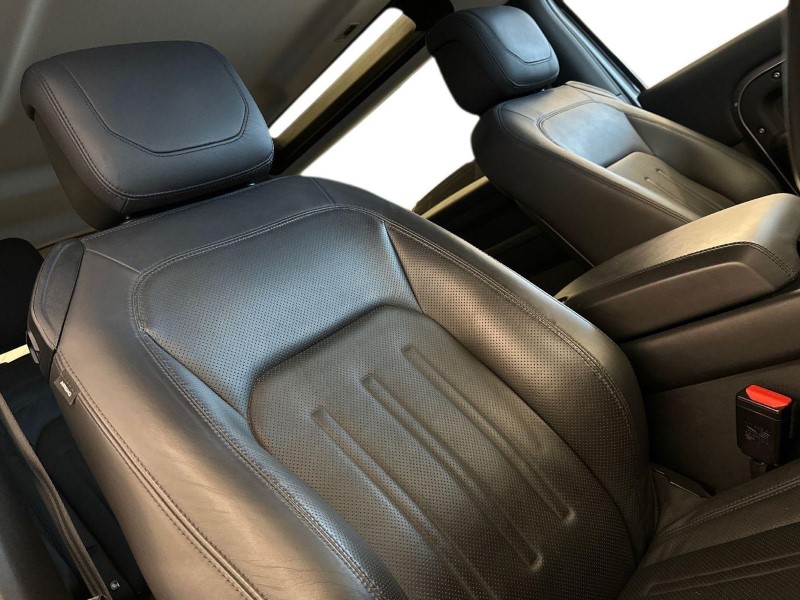 2021 (21) LAND ROVER DEFENDER 3.0 D250 SE 90 3dr Auto 5060385