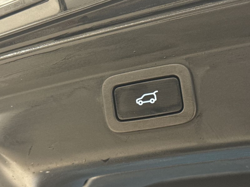 2021 (71) JAGUAR I-PACE 294kW EV400 HSE Black 90kWh 5dr Auto 11kW Charger 5017718