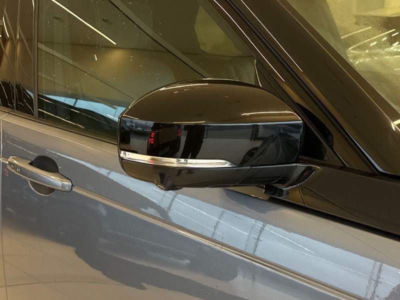 2022 (72) LAND ROVER DISCOVERY 3.0 D300 Metropolitan Edition 5dr Auto 5043325