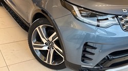 2022 (72) LAND ROVER DISCOVERY 3.0 D300 Metropolitan Edition 5dr Auto 5043317