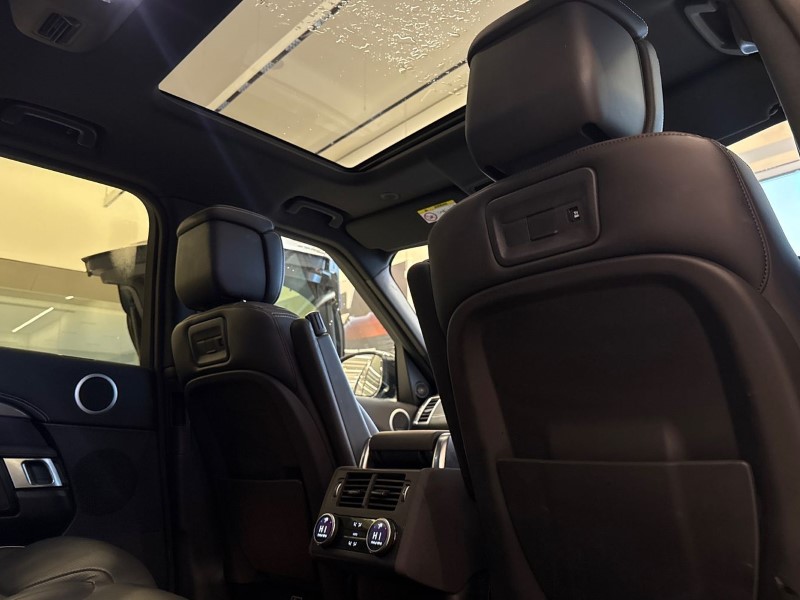 2022 (72) LAND ROVER DISCOVERY 3.0 D300 Metropolitan Edition 5dr Auto 5043297