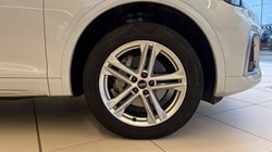 2021 (21) AUDI Q5 40 TDI Quattro S Line 5dr S Tronic 5019961