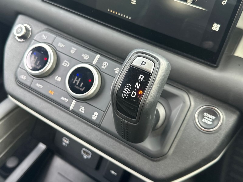 2022 (72) LAND ROVER DEFENDER 3.0 D250 X-Dynamic HSE 90 3dr Auto 5202375