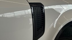 2022 (72) LAND ROVER DEFENDER 3.0 D250 X-Dynamic HSE 90 3dr Auto 5115583