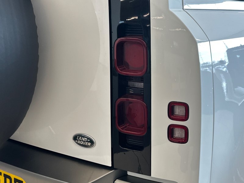 2022 (72) LAND ROVER DEFENDER 3.0 D250 X-Dynamic HSE 90 3dr Auto 5202409
