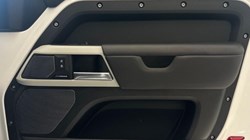 2022 (72) LAND ROVER DEFENDER 3.0 D250 X-Dynamic HSE 90 3dr Auto 5202385