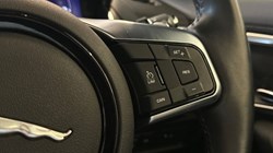 2020 (70) JAGUAR F-TYPE 2.0 P300 R-Dynamic 2dr Auto 5038181