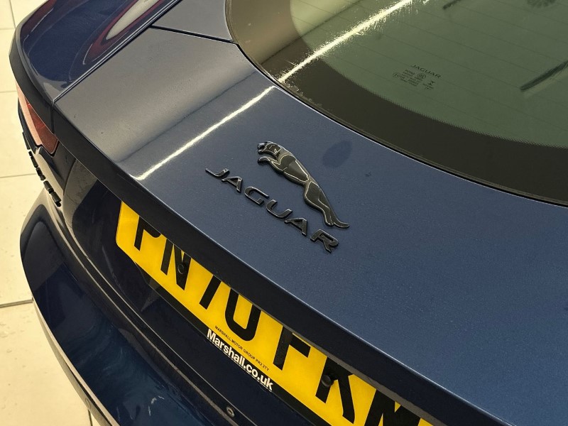 2020 (70) JAGUAR F-TYPE 2.0 P300 R-Dynamic 2dr Auto 5038196