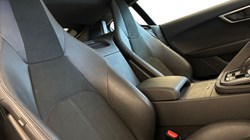 2020 (70) JAGUAR F-TYPE 2.0 P300 R-Dynamic 2dr Auto 5038179