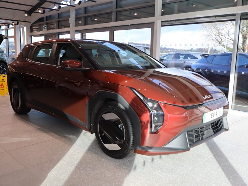 KIA EV4