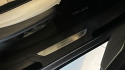 2020 (20) LAND ROVER RANGE ROVER VELAR 2.0 D240 R-Dynamic SE 5dr Auto 5045251