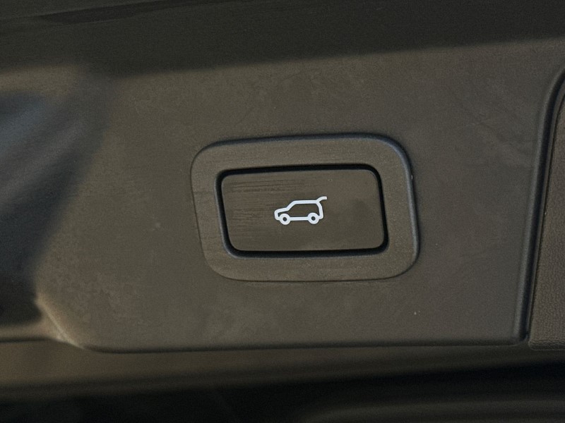 2020 (20) LAND ROVER RANGE ROVER VELAR 2.0 D240 R-Dynamic SE 5dr Auto 5045253