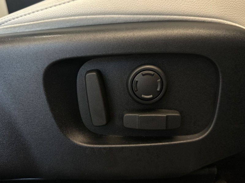 2020 (20) LAND ROVER RANGE ROVER VELAR 2.0 D240 R-Dynamic SE 5dr Auto 5045237