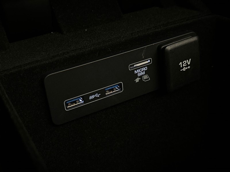 2020 (20) LAND ROVER RANGE ROVER VELAR 2.0 D240 R-Dynamic SE 5dr Auto 5045249