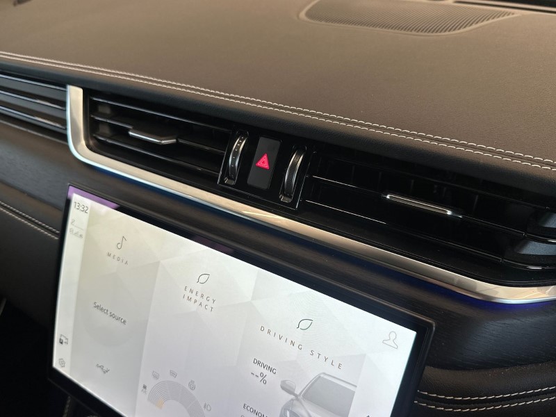 2024 (73) JAGUAR F-PACE 2.0 D200 R-Dynamic HSE Black 5dr Auto AWD 5039729