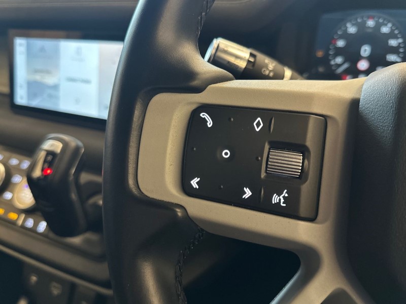 2022 (22) LAND ROVER DEFENDER 2.0 P400e X-Dynamic SE 110 5dr Auto 5057886