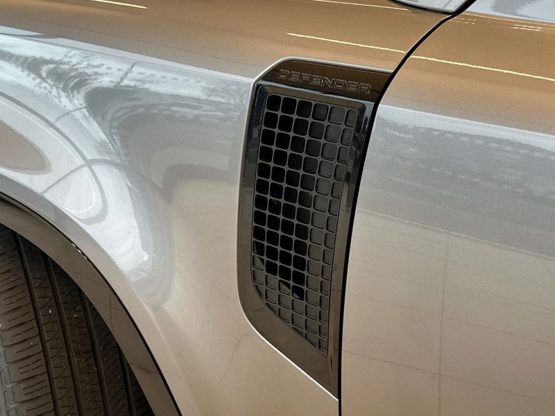 2022 (22) LAND ROVER DEFENDER 2.0 P400e X-Dynamic SE 110 5dr Auto 5057878