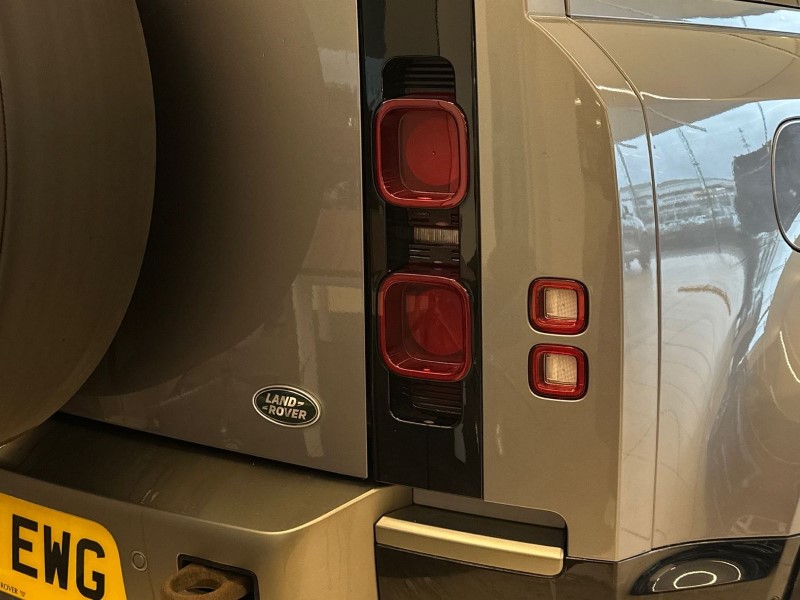 2022 (22) LAND ROVER DEFENDER 2.0 P400e X-Dynamic SE 110 5dr Auto 5057903