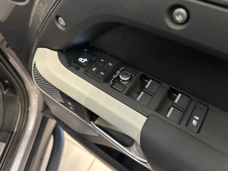 2022 (22) LAND ROVER DEFENDER 2.0 P400e X-Dynamic SE 110 5dr Auto 5057881