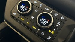 2022 (22) LAND ROVER DEFENDER 2.0 P400e X-Dynamic SE 110 5dr Auto 5057893