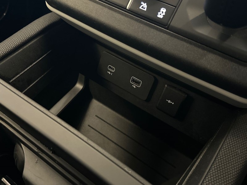 2022 (22) LAND ROVER DEFENDER 2.0 P400e X-Dynamic SE 110 5dr Auto 5057892