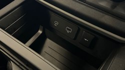 2022 (22) LAND ROVER DEFENDER 2.0 P400e X-Dynamic SE 110 5dr Auto 5057892