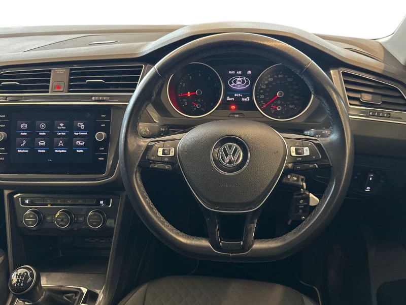2019 (19) VOLKSWAGEN TIGUAN 1.5 TSi EVO 130 SE Nav 5dr 5059627